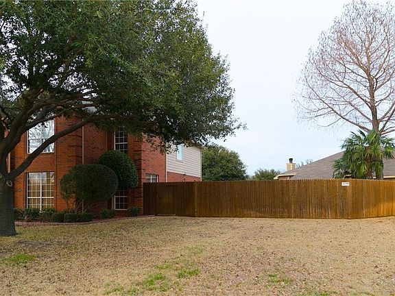 3rd image of 505 Dartmouth Ln