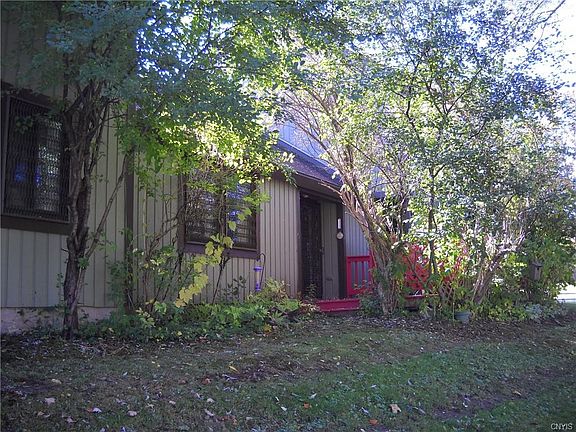 4th image of 601 Village Blvd N