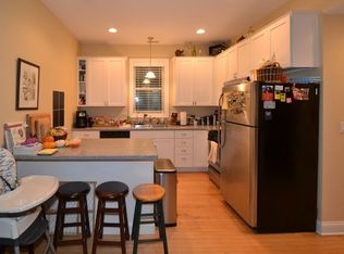 1943 W Henderson St #ONE, Chicago, IL 60657
