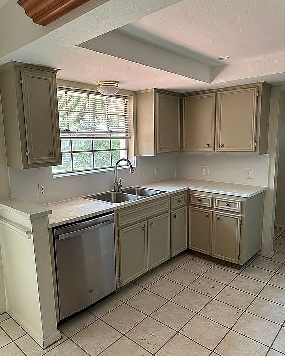 1st image of 1515 Desert Quail Ln
