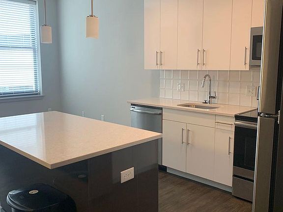 2nd image of 630 Vine St #419