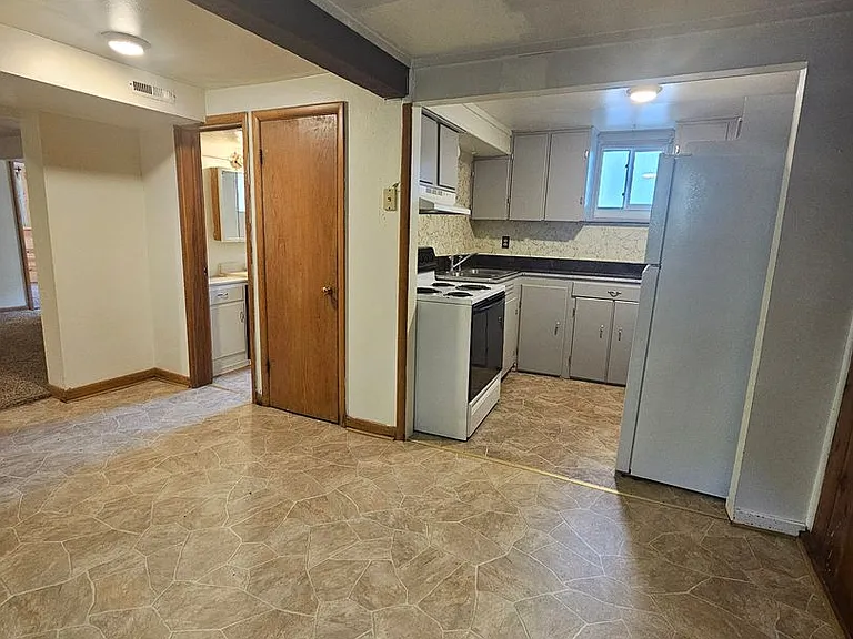 414 E Philadelphia St — Photo 10