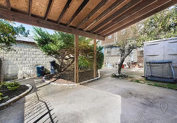 5th image of 6798 Clyde St