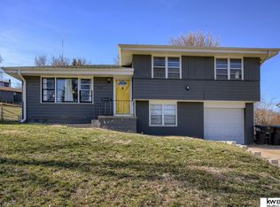 5418 N 68th St, Omaha, NE 68104