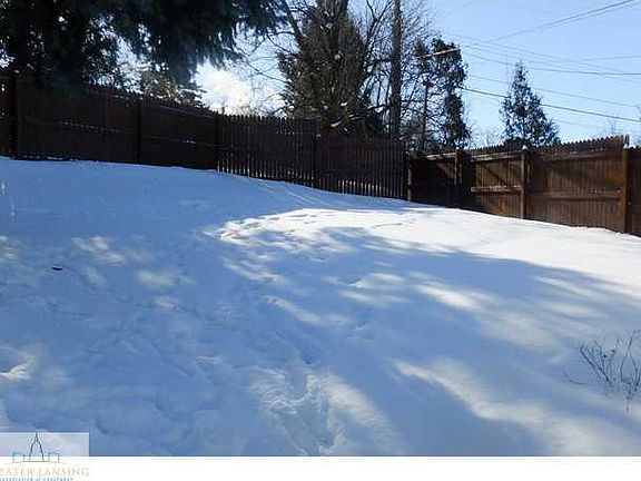 2nd image of 815 E Northlawn Ave