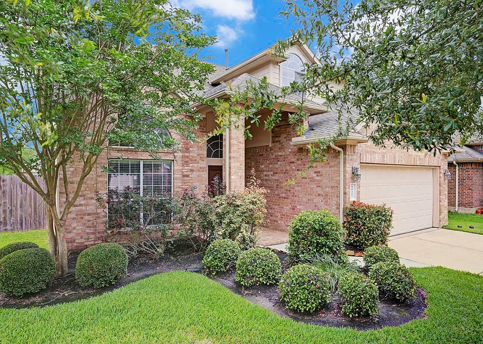 1st image of 10207 Hidden Falls Dr