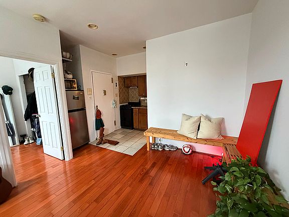 3rd image of 119 Hancock St #3