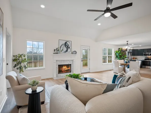 2304 Riverway Dr, Old Hickory, TN 37138