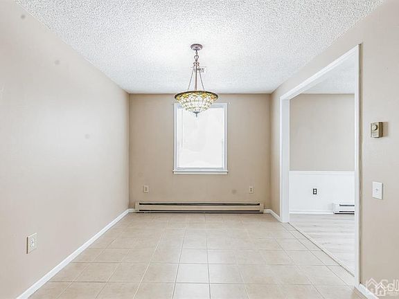 4th image of 279 Milford Ln #N