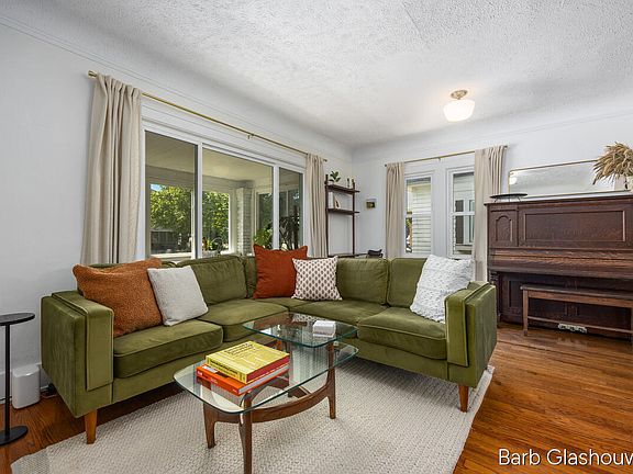 4th image of 1606 Francis Ave SE