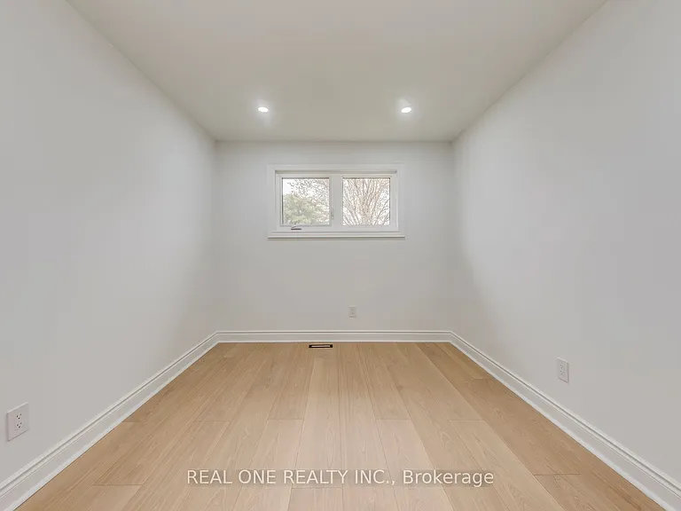 655 Paragon Pl E — Photo 32