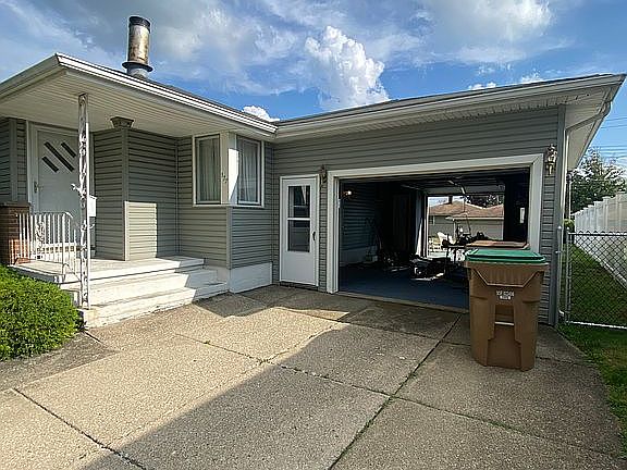 4th image of 177 Crandon Blvd