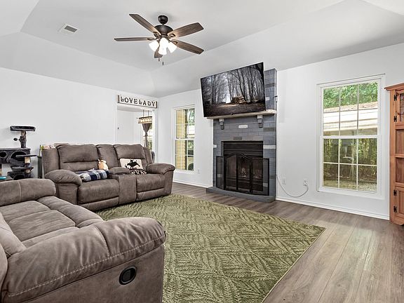3rd image of 9994 Ruby Ln