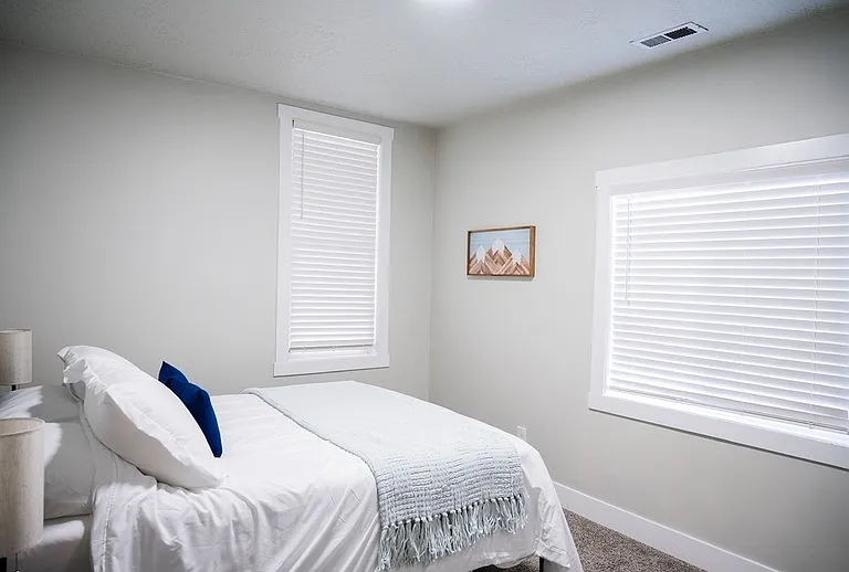 331 E Hampton Ave — Photo 8