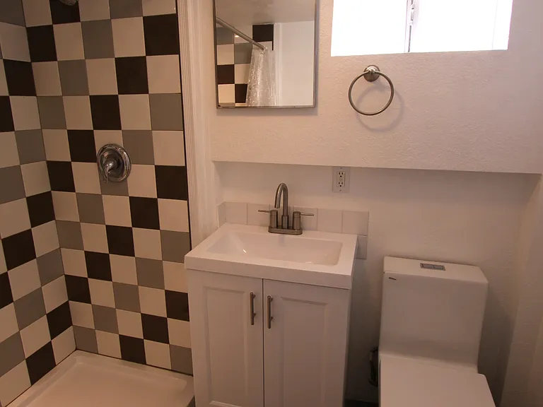 335 1/2 N Avenue 53 — Photo 12