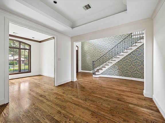 5th image of 2246 Branard St