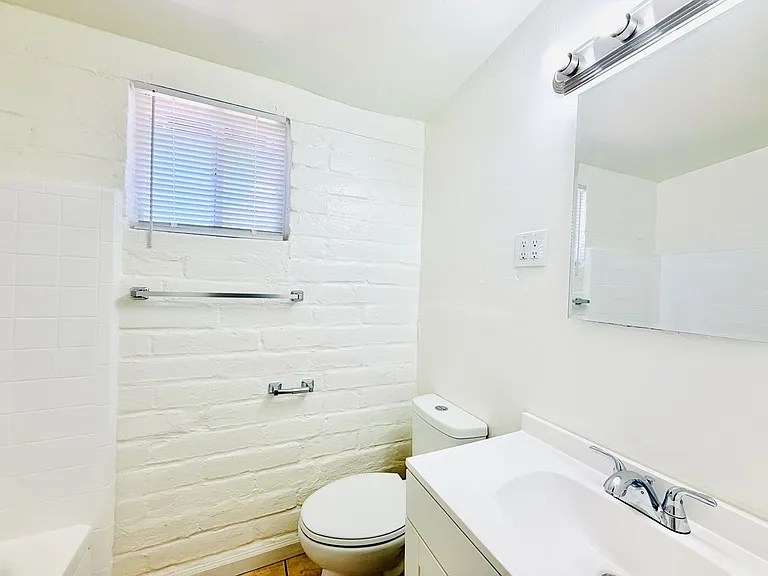 The Derby Apartments — Photo 49