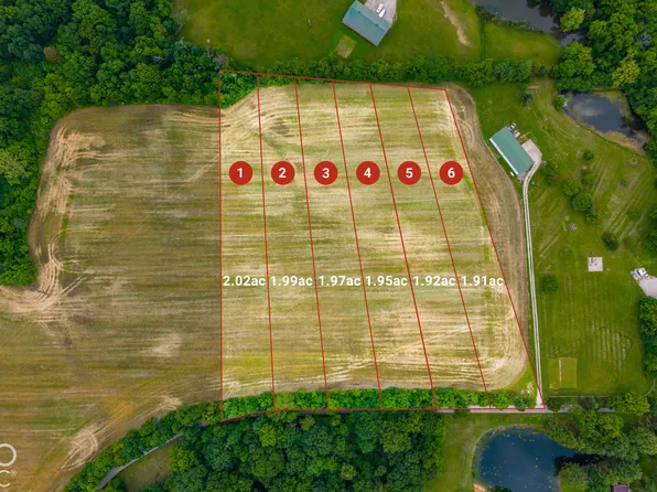 2 Paradise Lake Rd, Martinsville, IN 46151