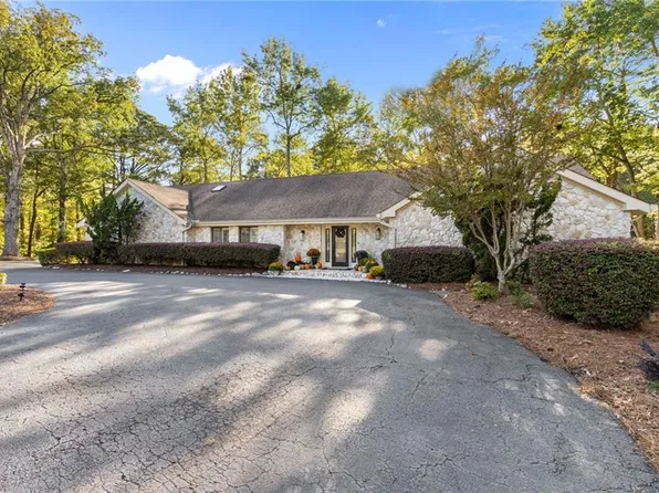 1000 Truitt Ct, Virginia Beach, VA 23454