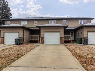5511 W 54th St #2, Ponoka, AB T4J1J7