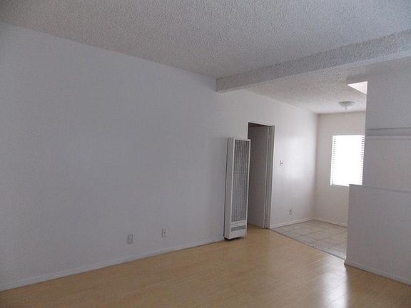 3rd image of 701 W Newmark Ave #1ST