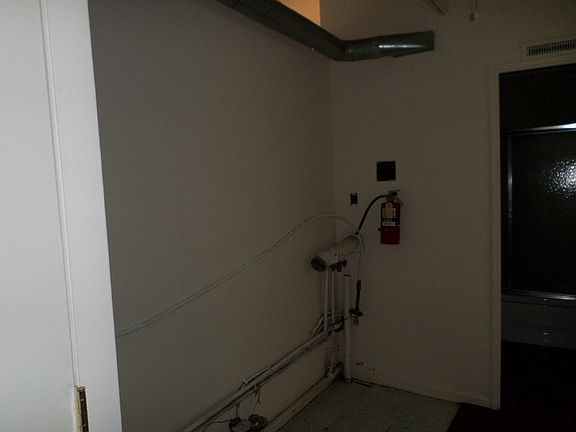 5th image of 301 Rawson Dr