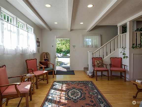 4th image of 113 S Eunice Street