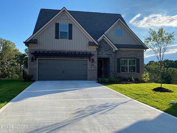 2nd image of 3005 Sycamore Creek Ln