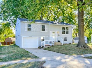 803 N Tepee Dr, Independence, MO 64056