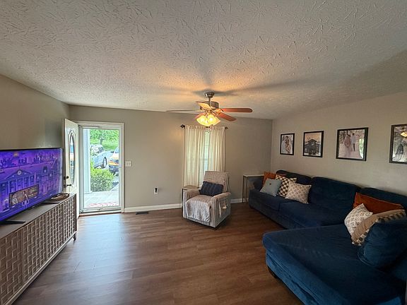 3rd image of 209 Greenhill Way