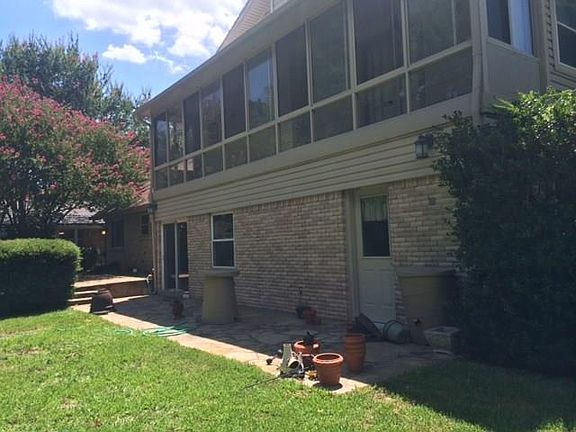 3rd image of 3809 Shady Valley Dr