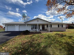 384 Fairview Dr, Berkeley Springs, WV 25411