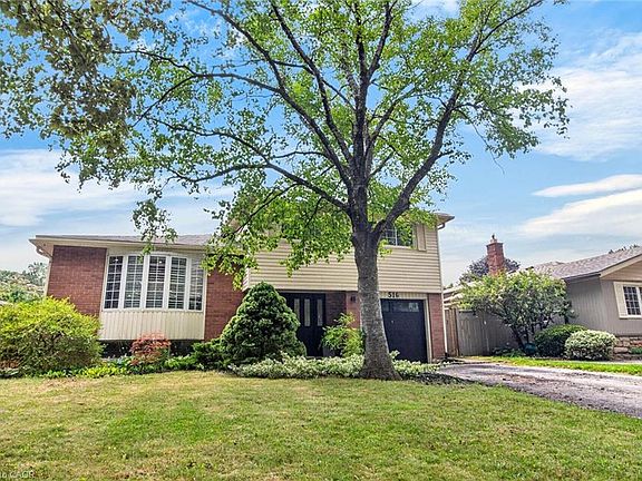 3rd image of 516 Kenmarr Cres