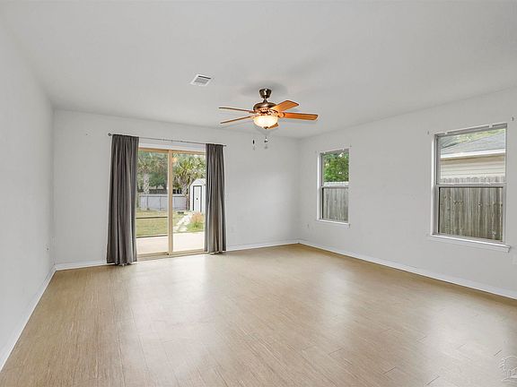 3rd image of 5953 Fairlands Rd