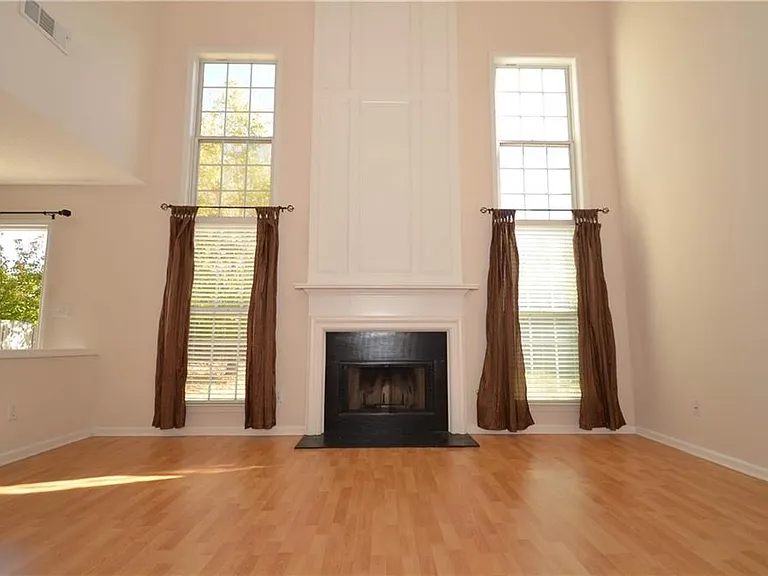 4407 Weham Ct — Photo 4