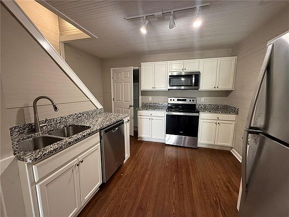 3rd image of 22 Quarry St