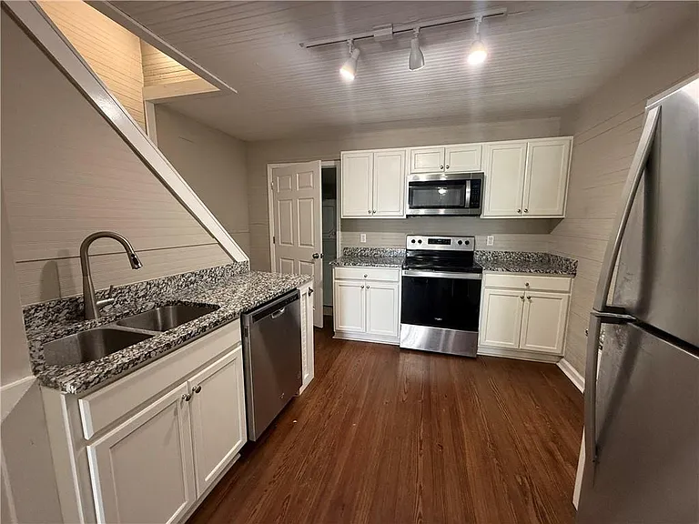 22 Quarry St — Photo 3
