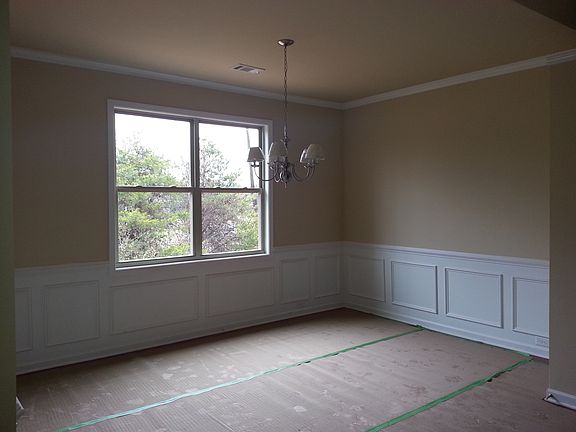 4th image of 212 Heathbury Ct