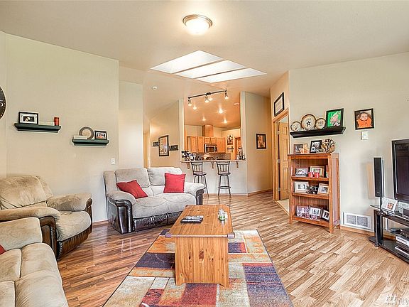 4th image of 25019 32nd Ave E