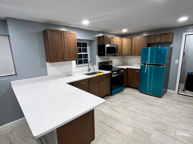 190 Oconnell St #B — Photo 1