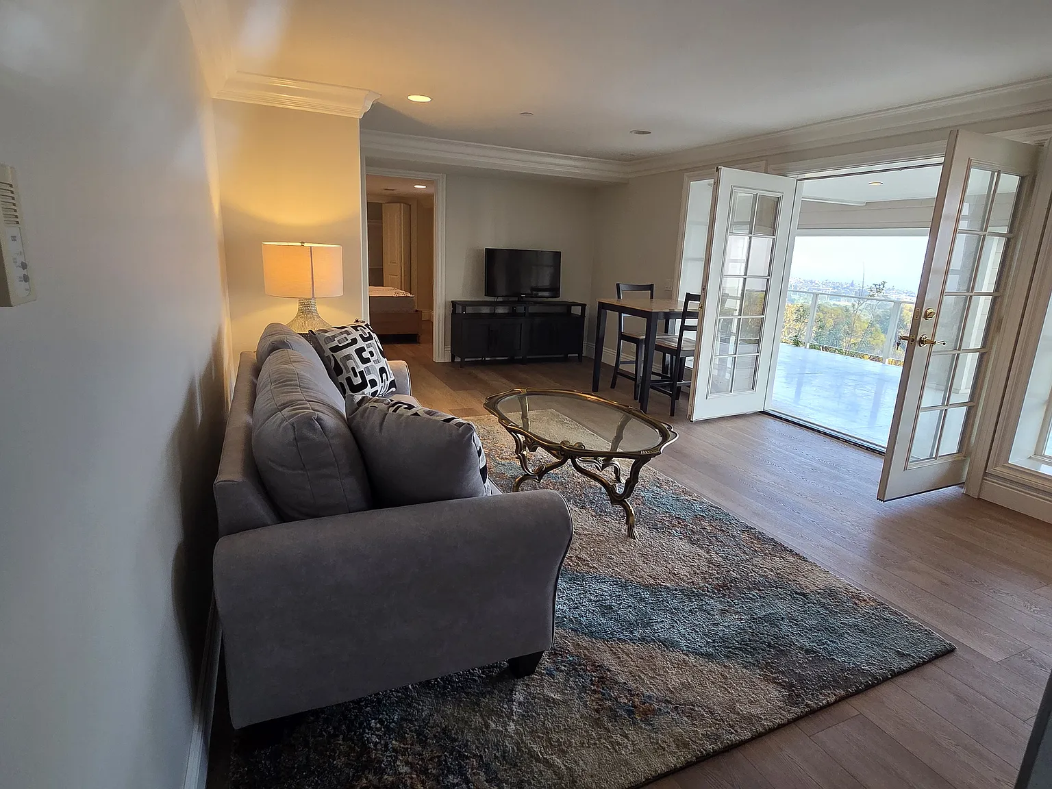 1 bed, 650 sqft, $3,300 — Photo 2