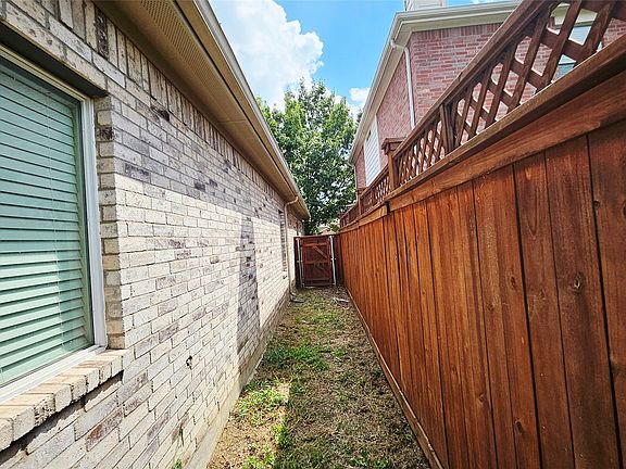 5th image of 3121 Evangeline Rd
