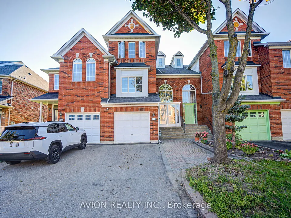 82 Kimono Cres