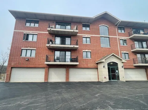 6870 W Winding Trl Unit 302, Oak Forest, IL 60452