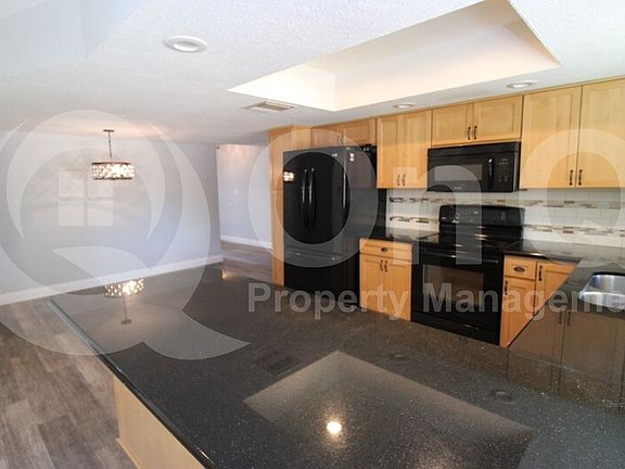 3rd image of 2604 W Osage Cir