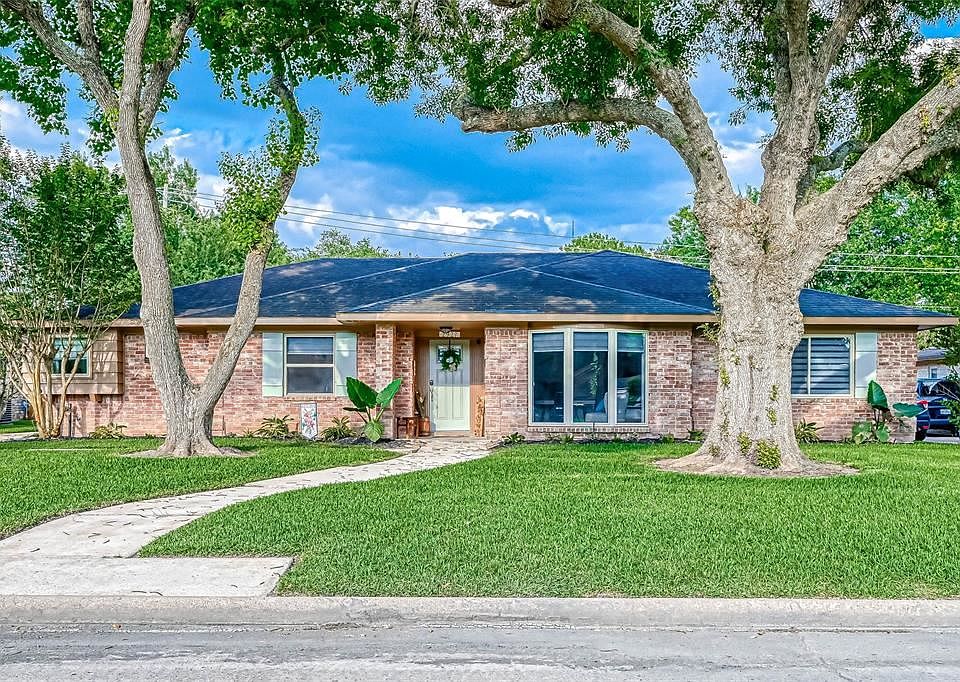 1st image of 2927 Cypress Point Dr