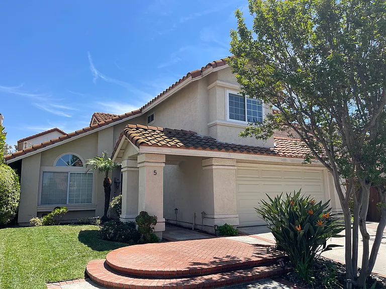 5 Via Lantana — Photo 1