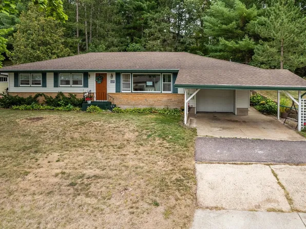 1120 Oak St, Wisconsin Dells, WI 53965