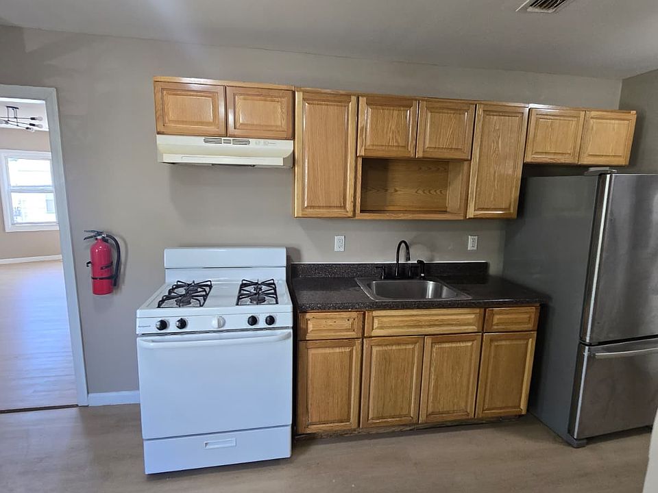 1st image of 112 E Main St #2
