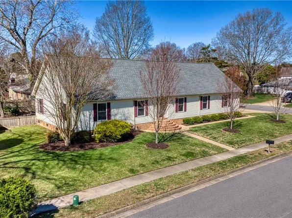 985 Commodore Dr, Virginia Beach, VA 23454
